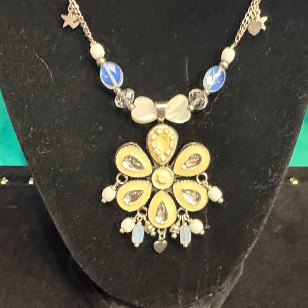 Vintage Reminiscence French Rivera Floral Pendant Necklace